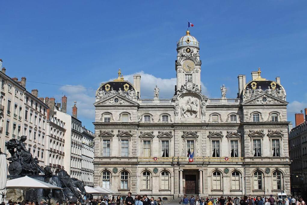 Appartement Place Des Terreaux ลียง ภายนอก รูปภาพ